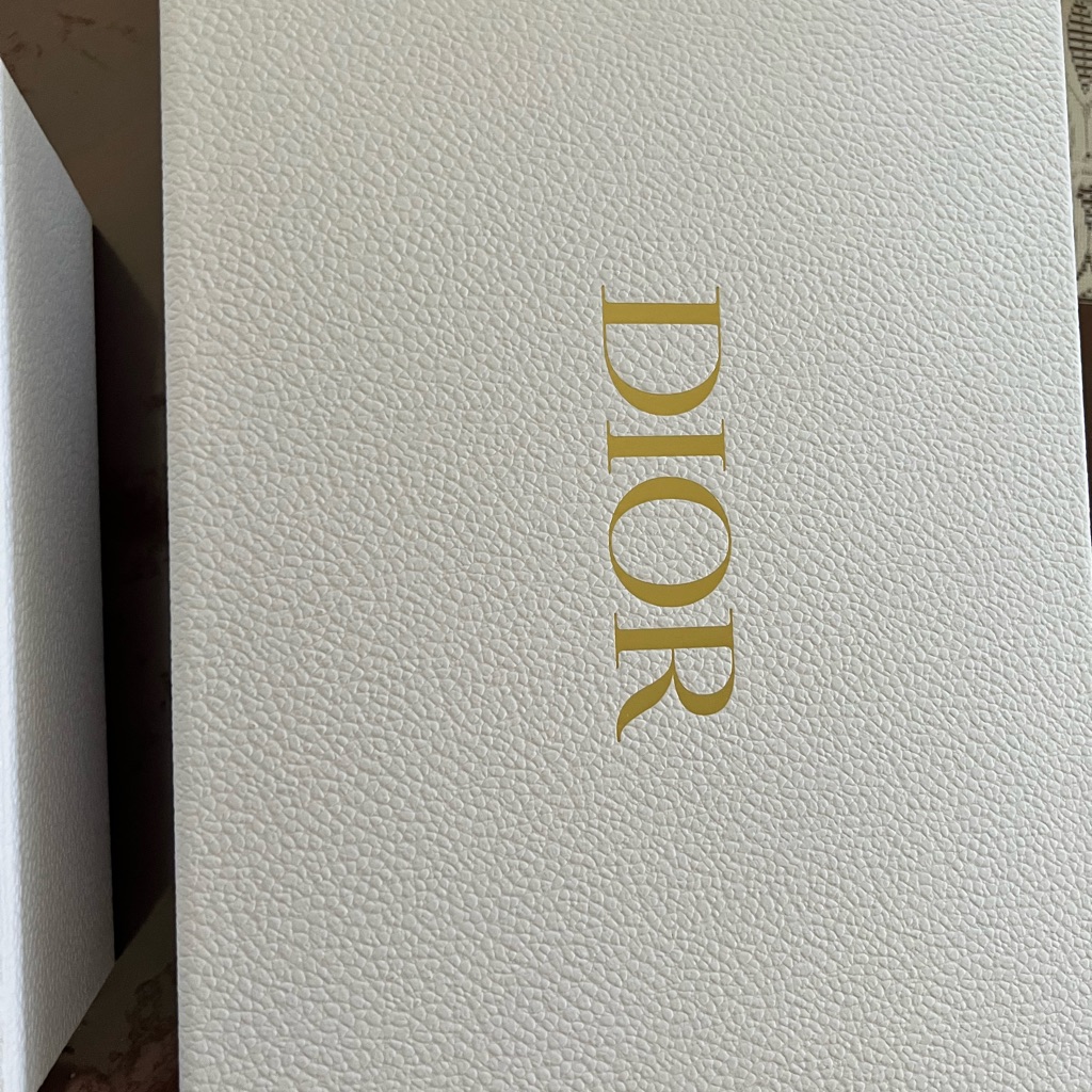 Dior Luxury White Gift Box With Gold Logo Dior Luxury White Gift Box With Gold Logo